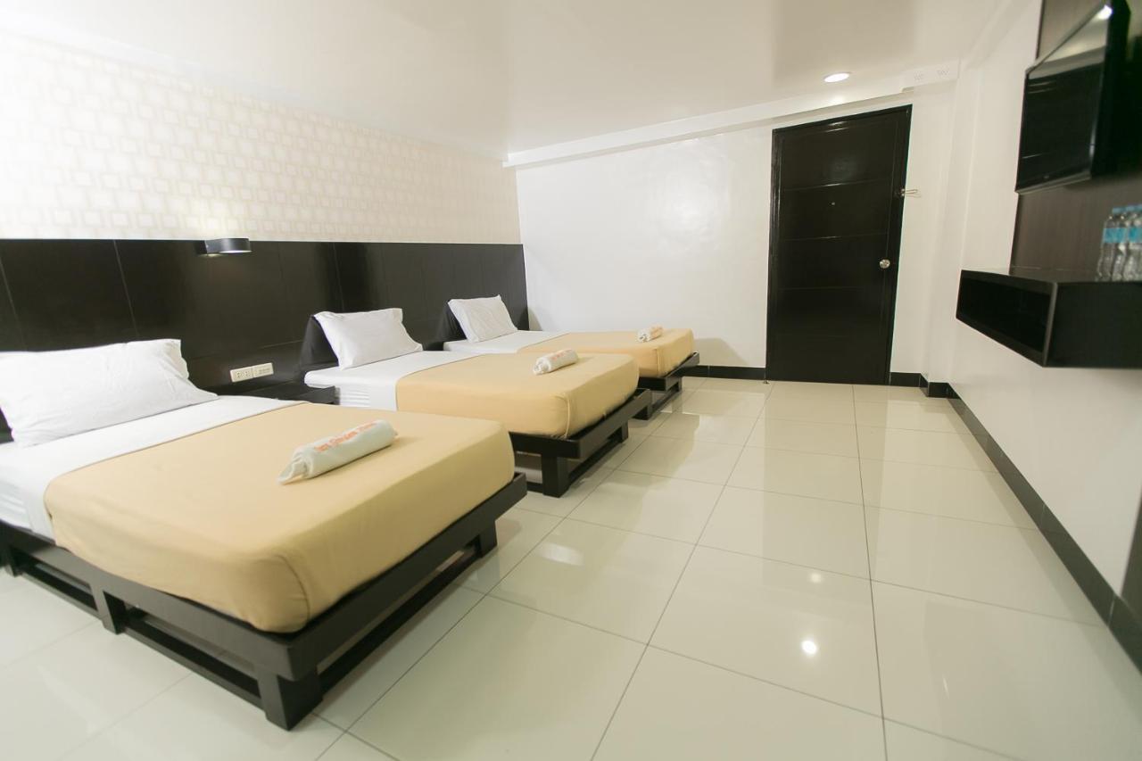 Sun Garden Hotel Tarlac Buitenkant foto