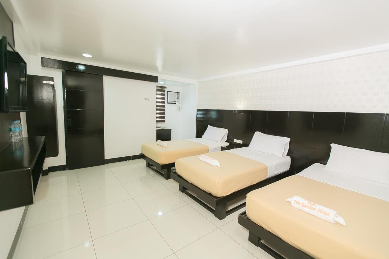 Sun Garden Hotel Tarlac Buitenkant foto